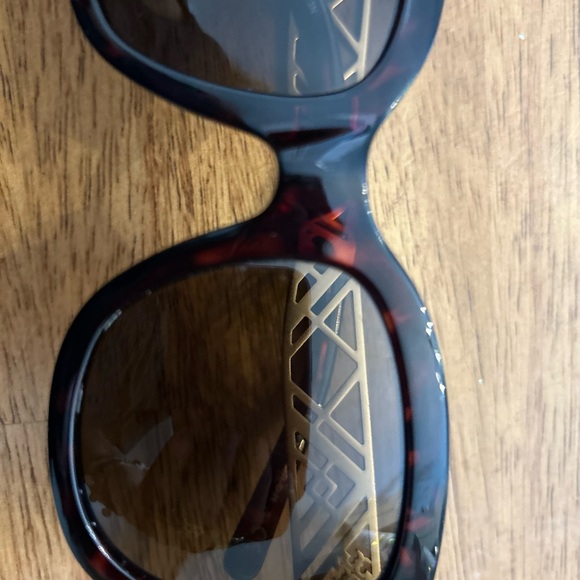 Tory Burch Sunglasses TY9034 - Picture 7 of 7